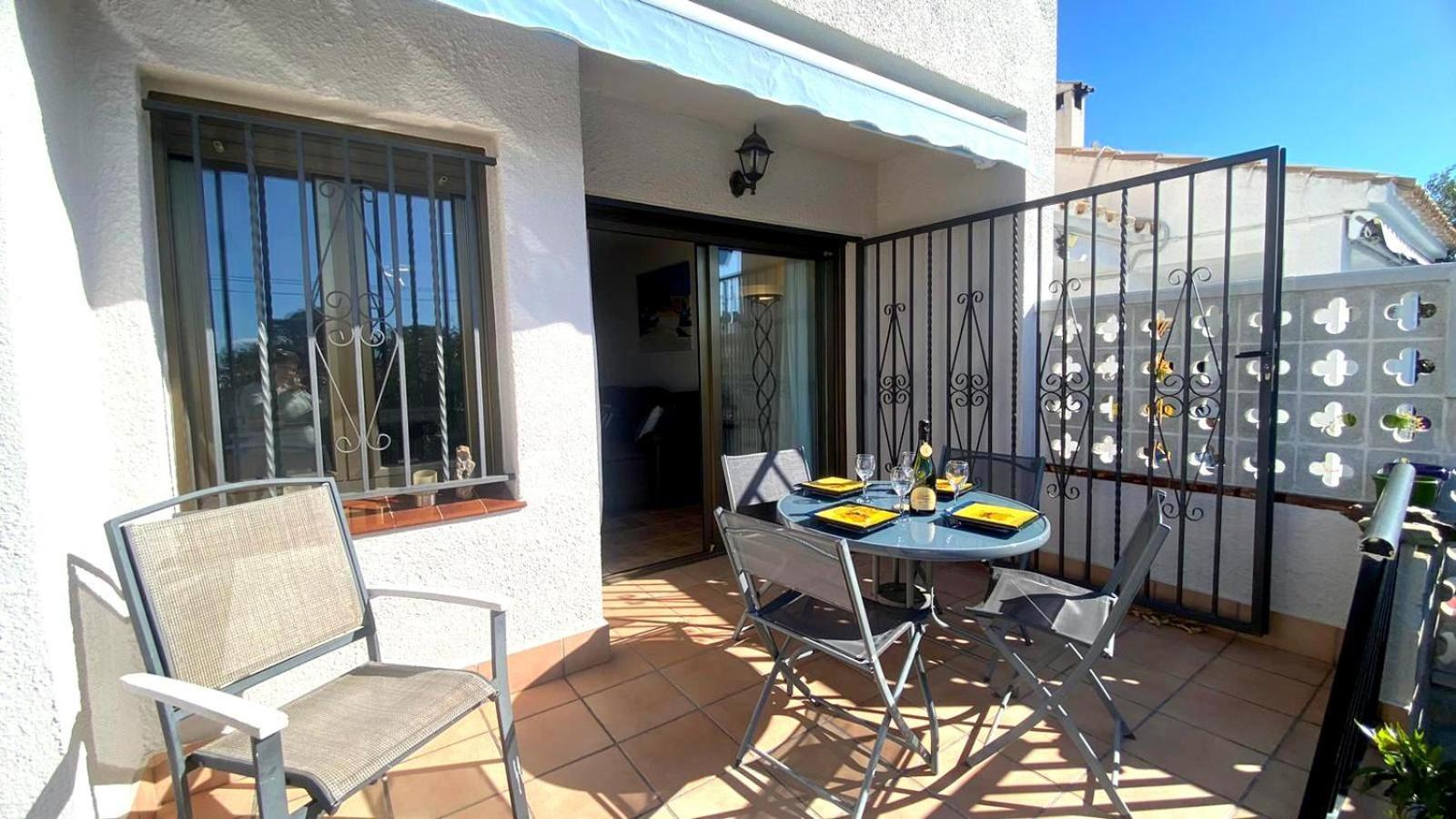 Vila Bages Roses Exteriér fotografie