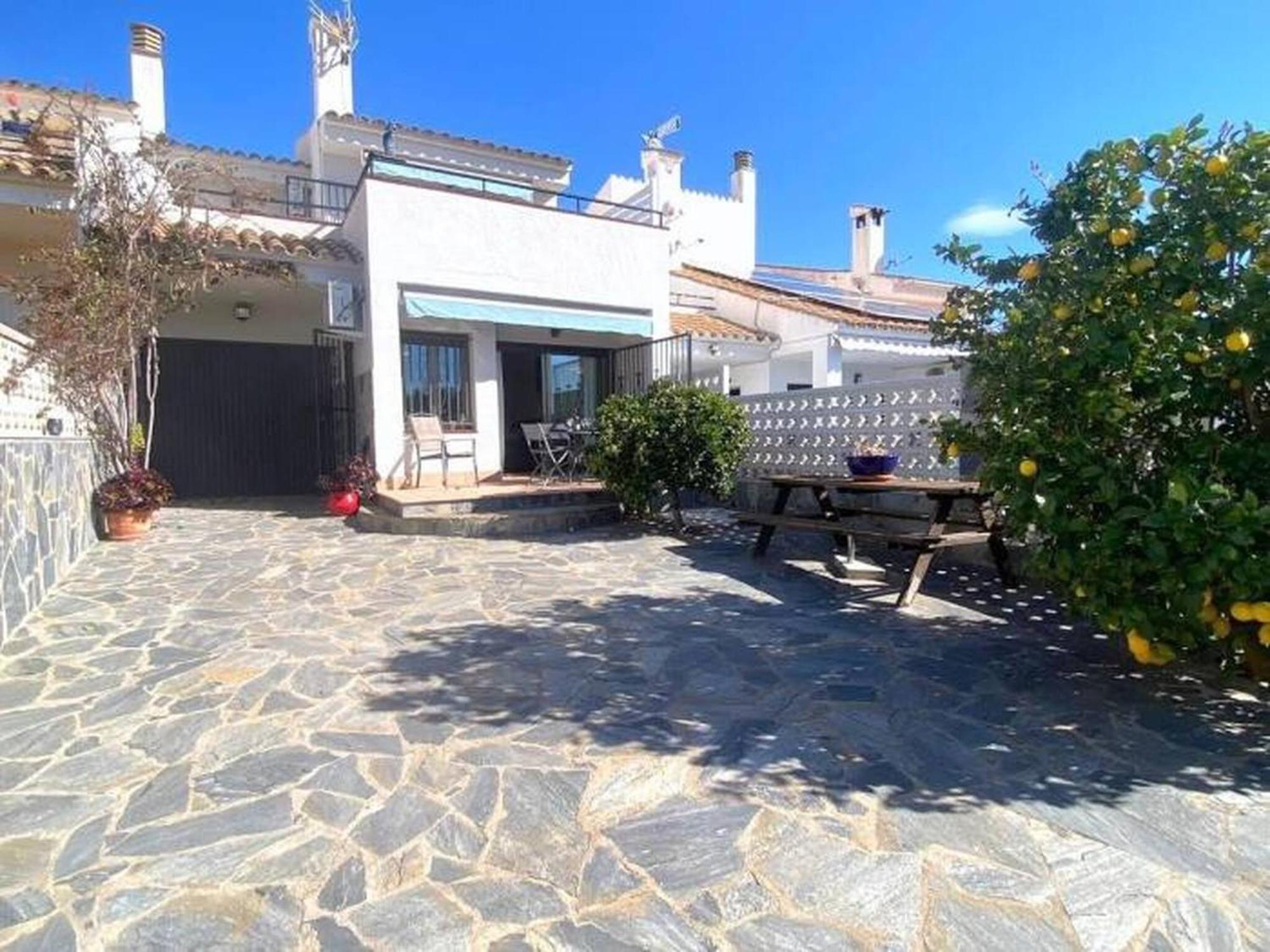 Vila Bages Roses Exteriér fotografie