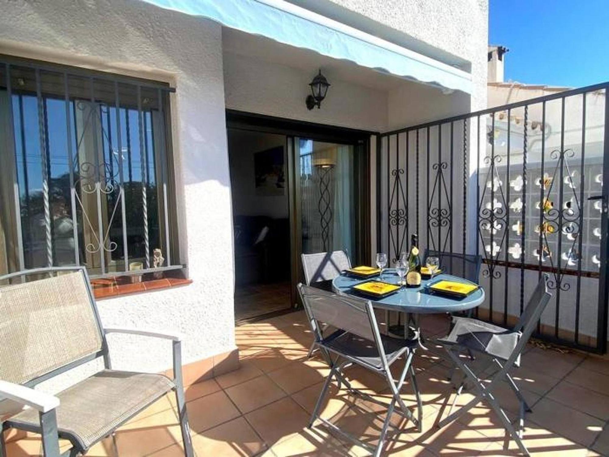 Vila Bages Roses Exteriér fotografie
